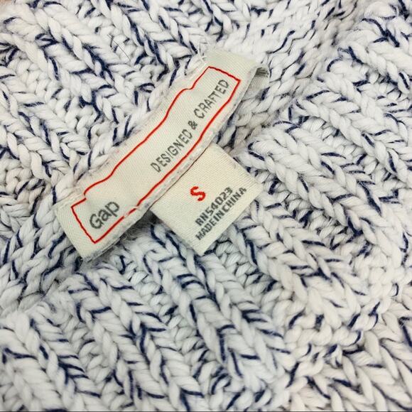 GAP sweater small warm winter - Picture 5 of 6